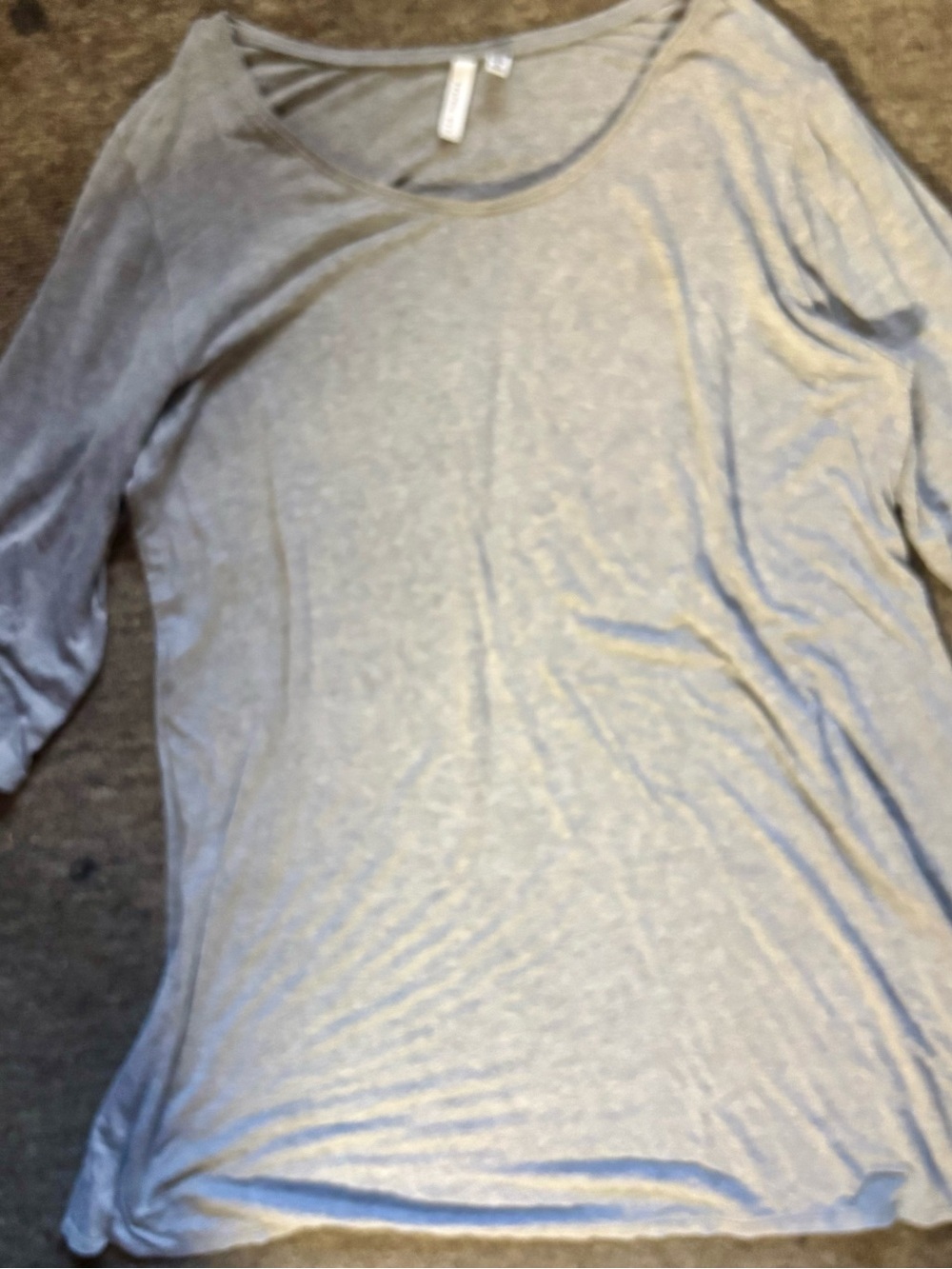 Women's Light Gray Long-Sleeve Scoop Neck Tee